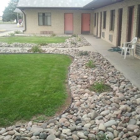 Country Manor Motel Watkins Dış mekan fotoğraf