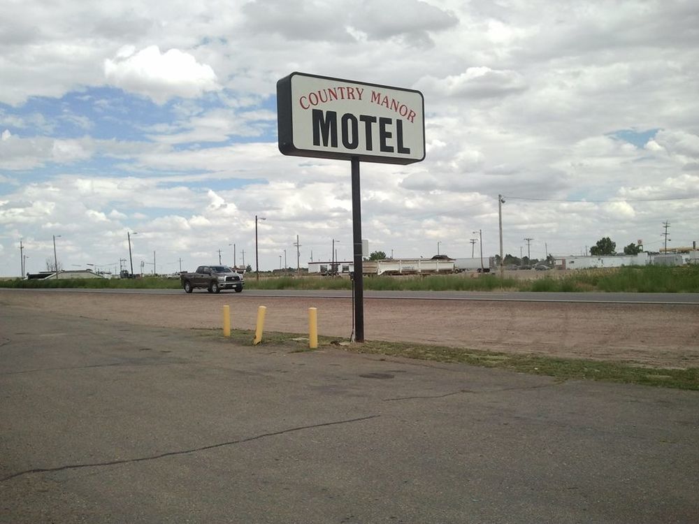 Country Manor Motel Watkins Dış mekan fotoğraf