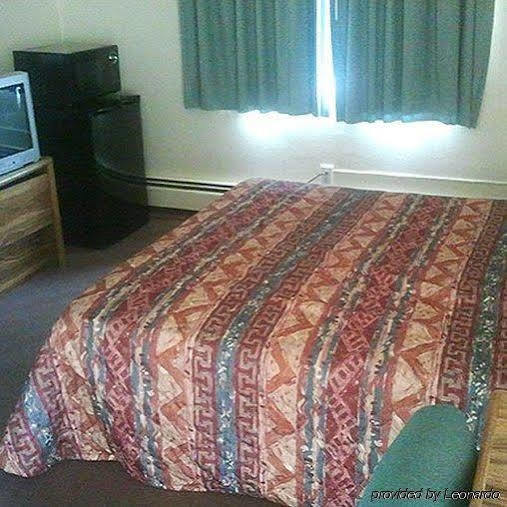 Country Manor Motel Watkins Dış mekan fotoğraf